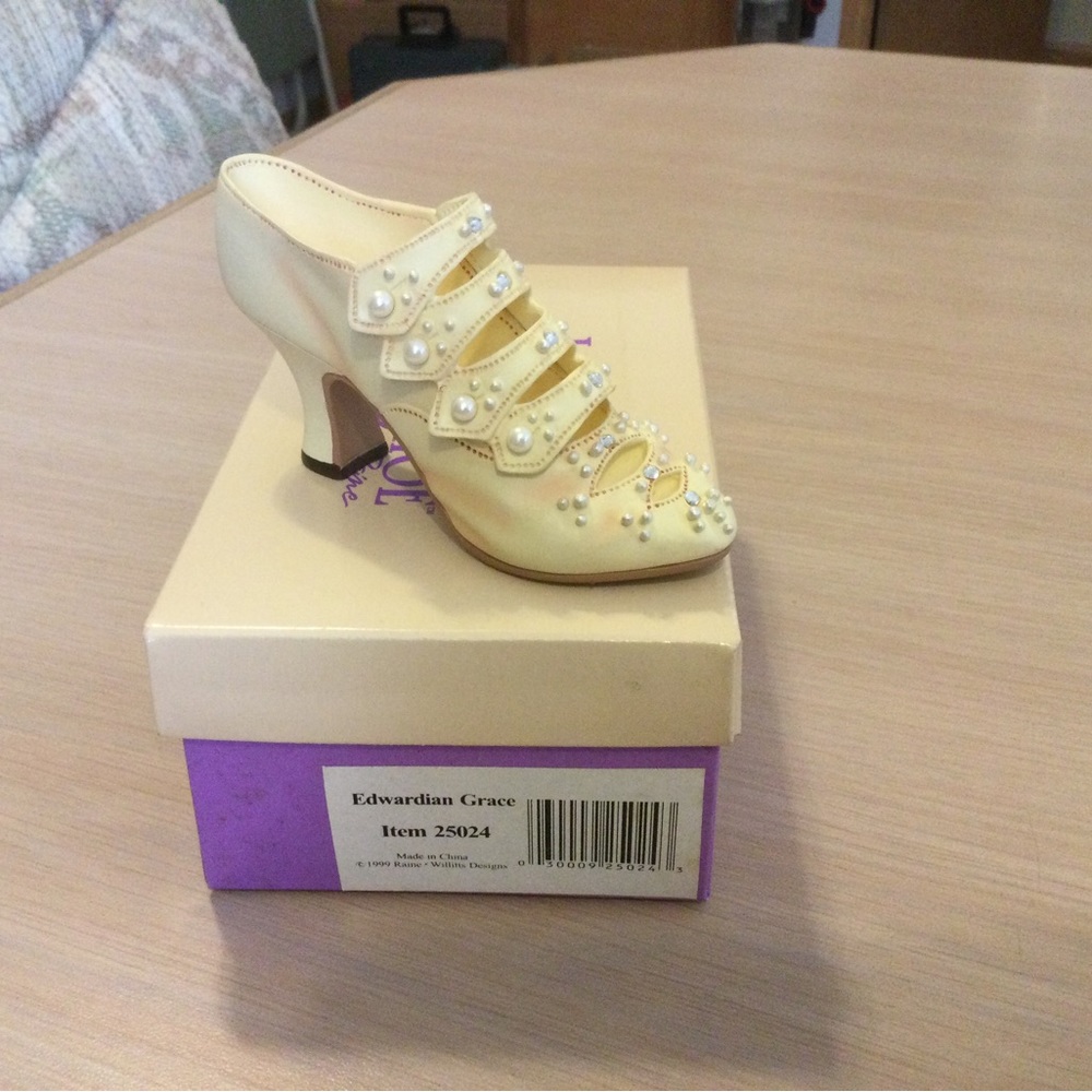 Just The Right Shoe Edwardian Grace Raine Willets Cream Heel